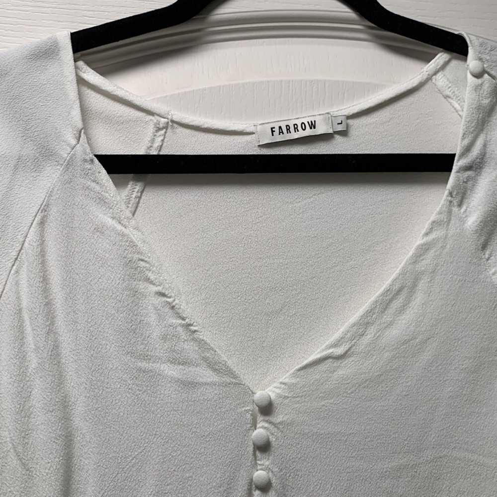 White blouse - Picture 2 of 4